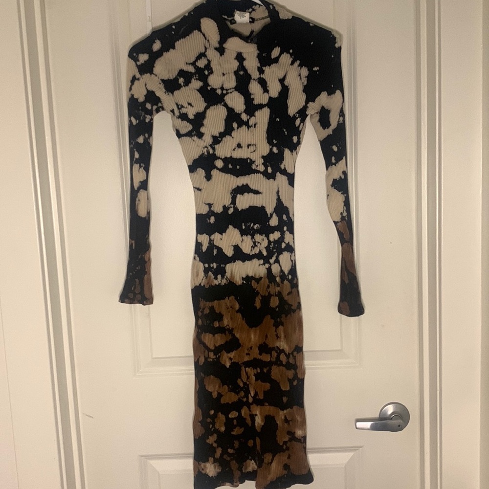 Tie-Die long sleeved dress